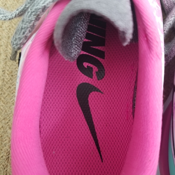 EUC- Nike Flyknit Odyssey React Running Sneakers - Picture 3 of 8